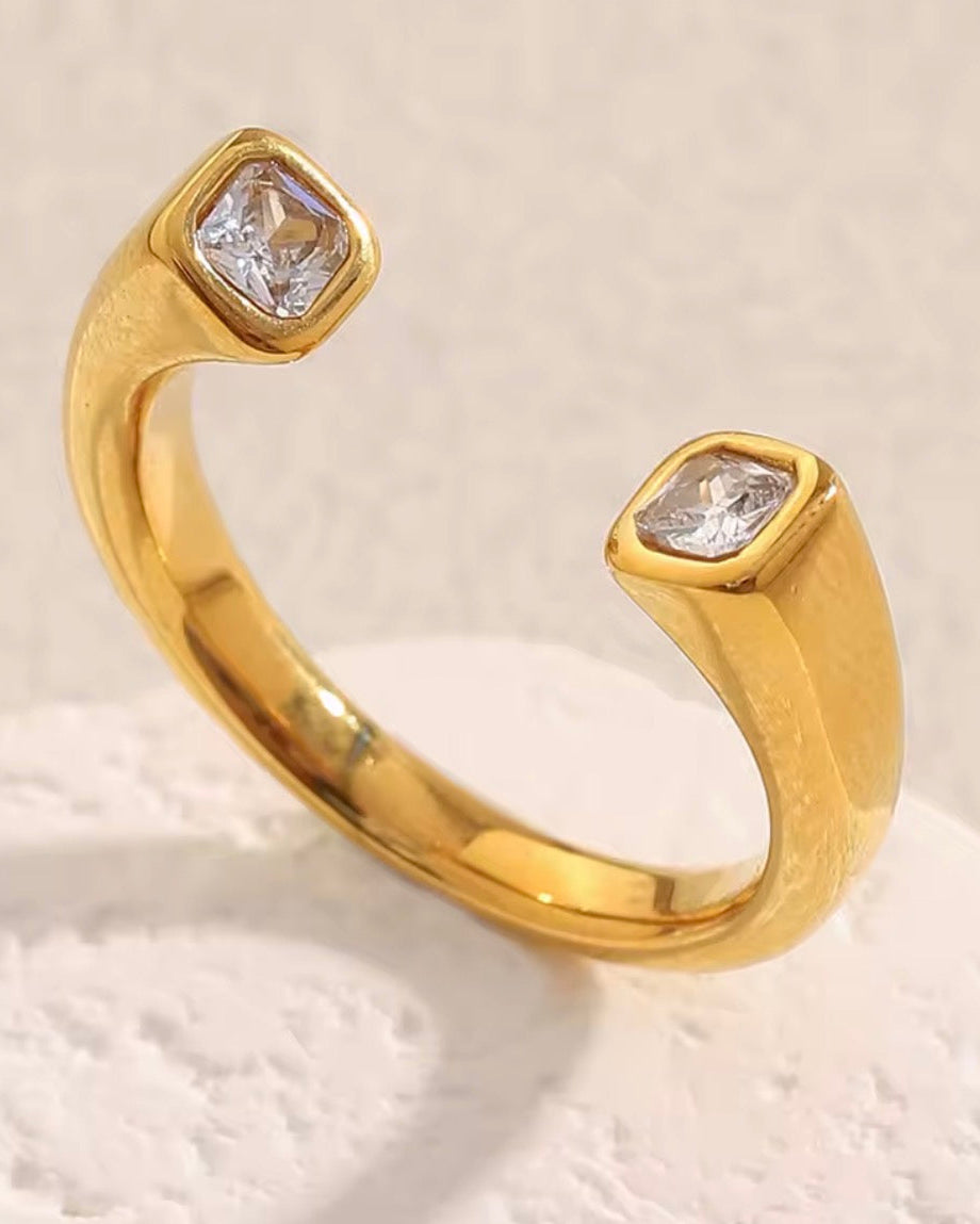 Mona Ring
