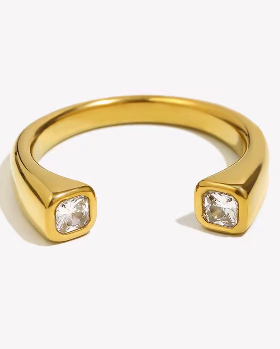 Mona Ring
