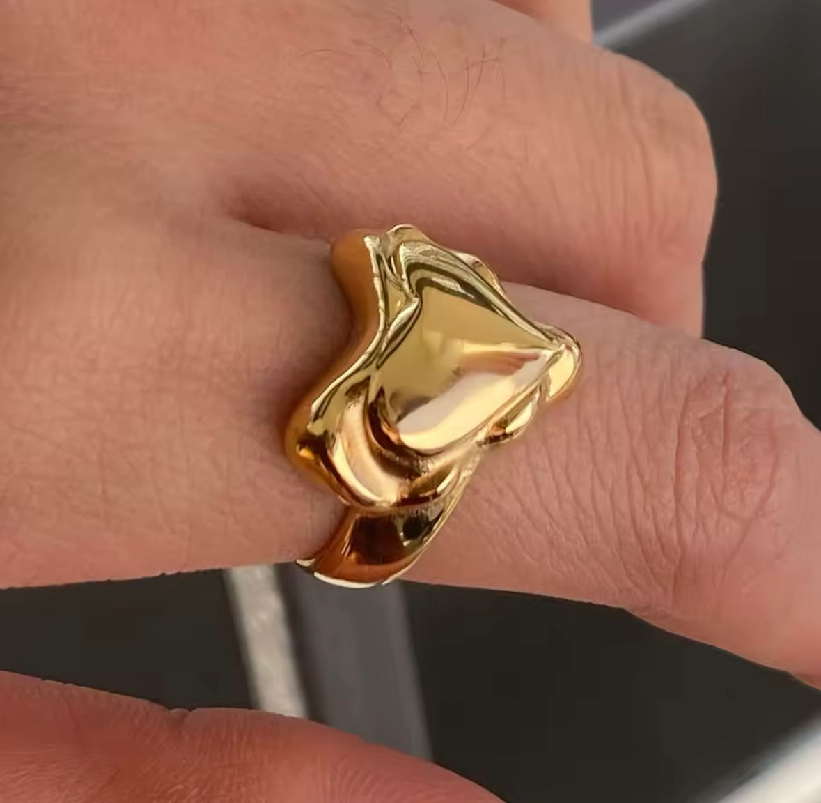 Anello a forma di cuore