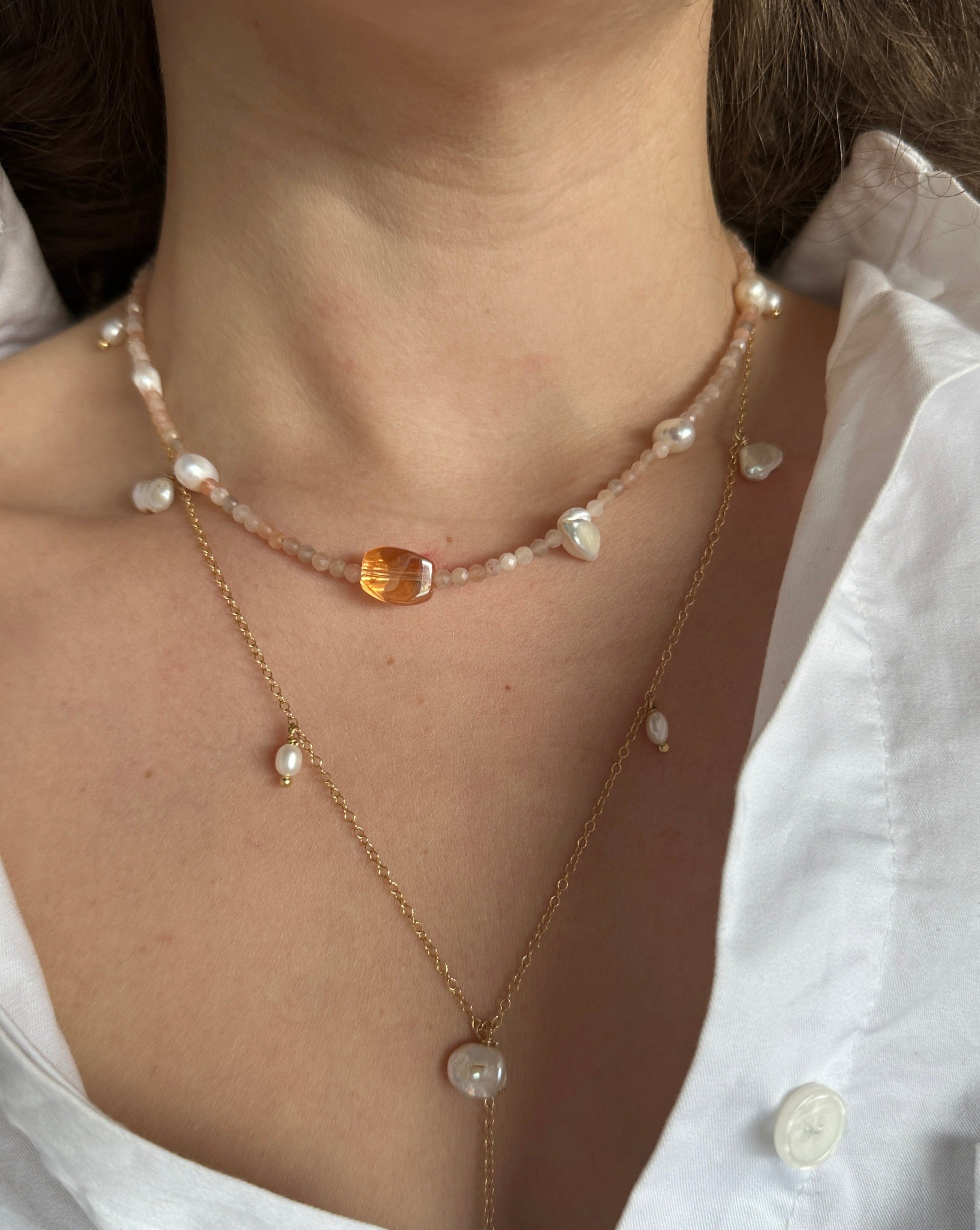 Collana con pietra del sole