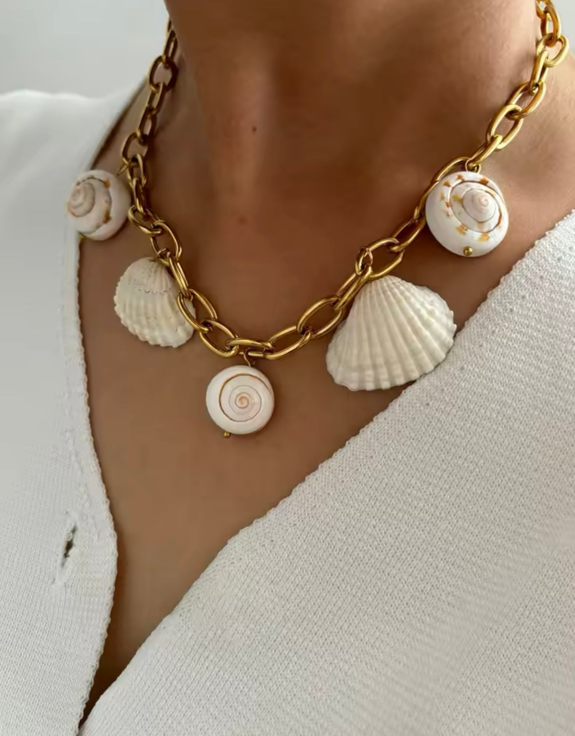 Wave Kiss Necklace