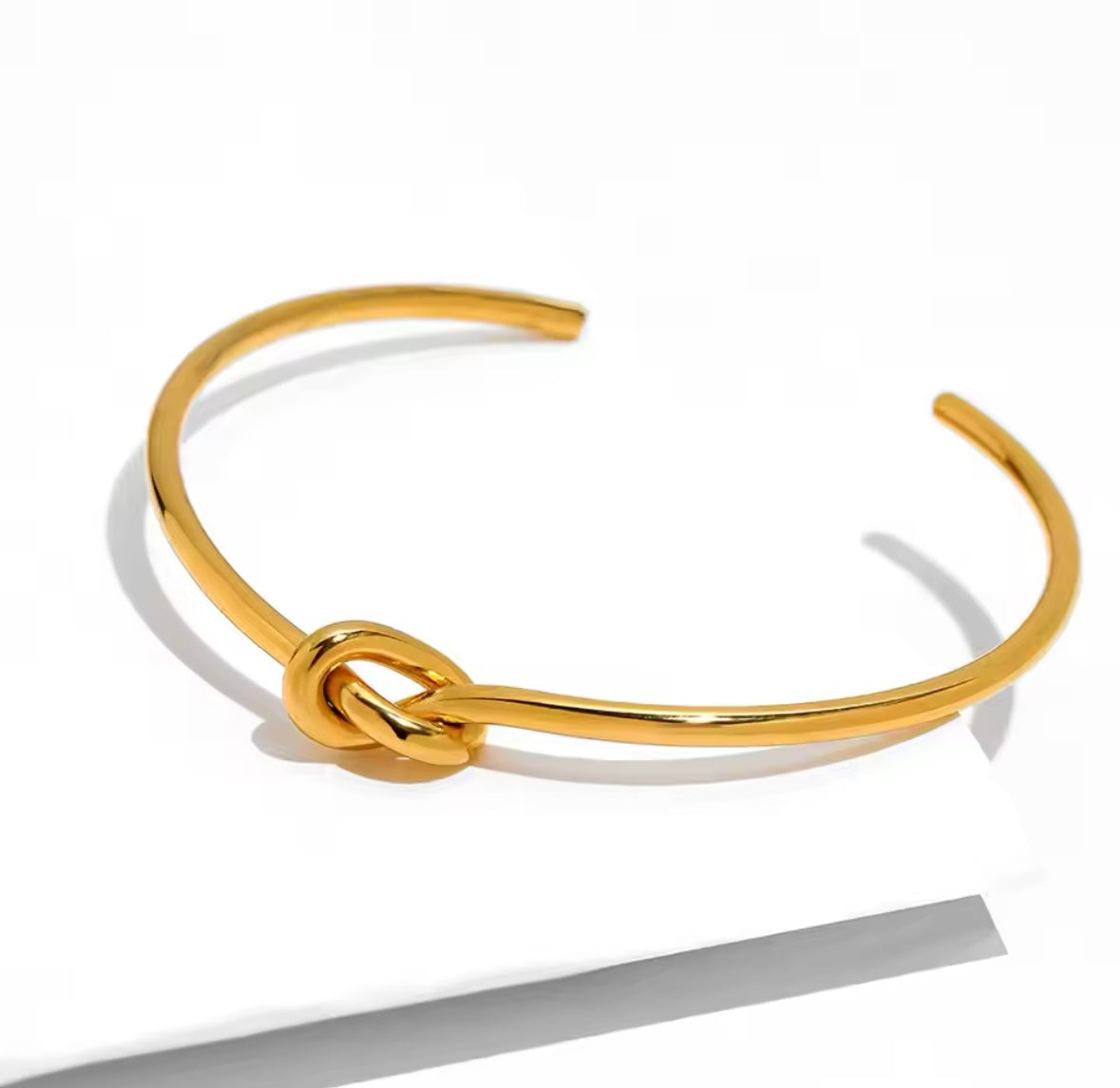 Bracciale con nodo