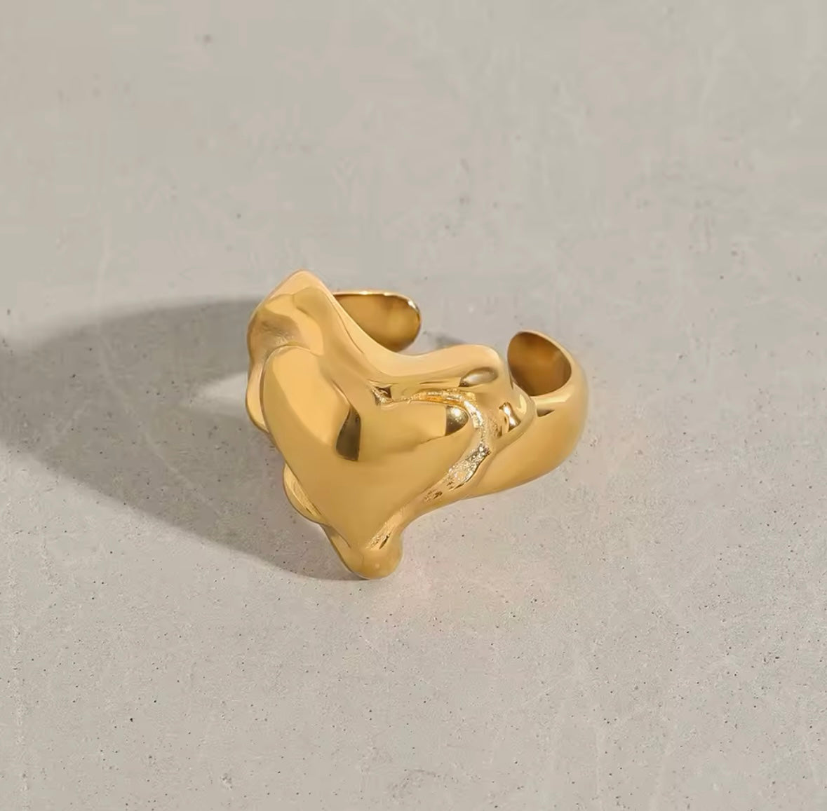 Anello a forma di cuore