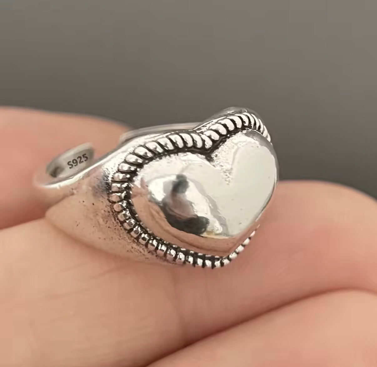 Anello a forma di cuore