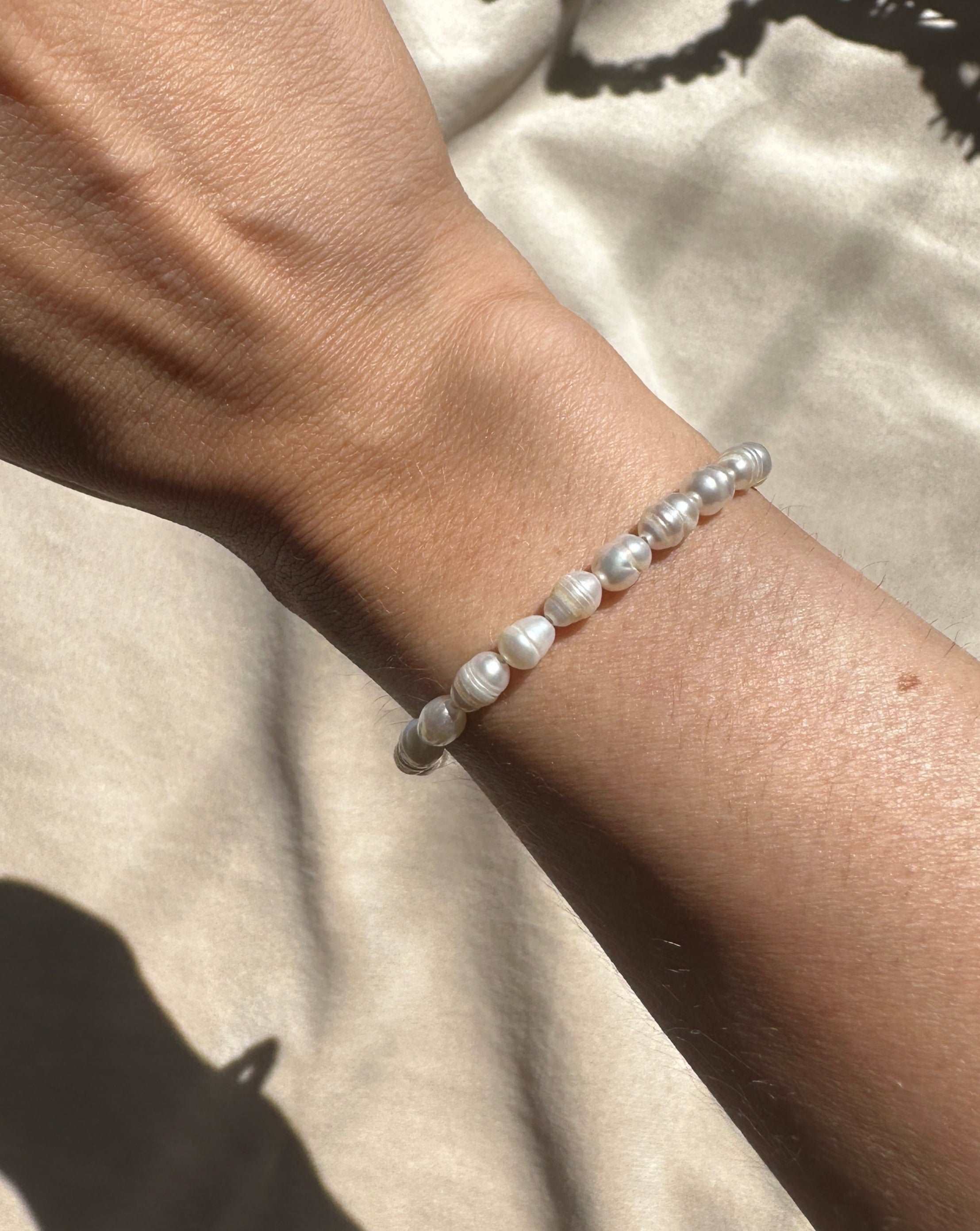 Classy Pearl Bracelet