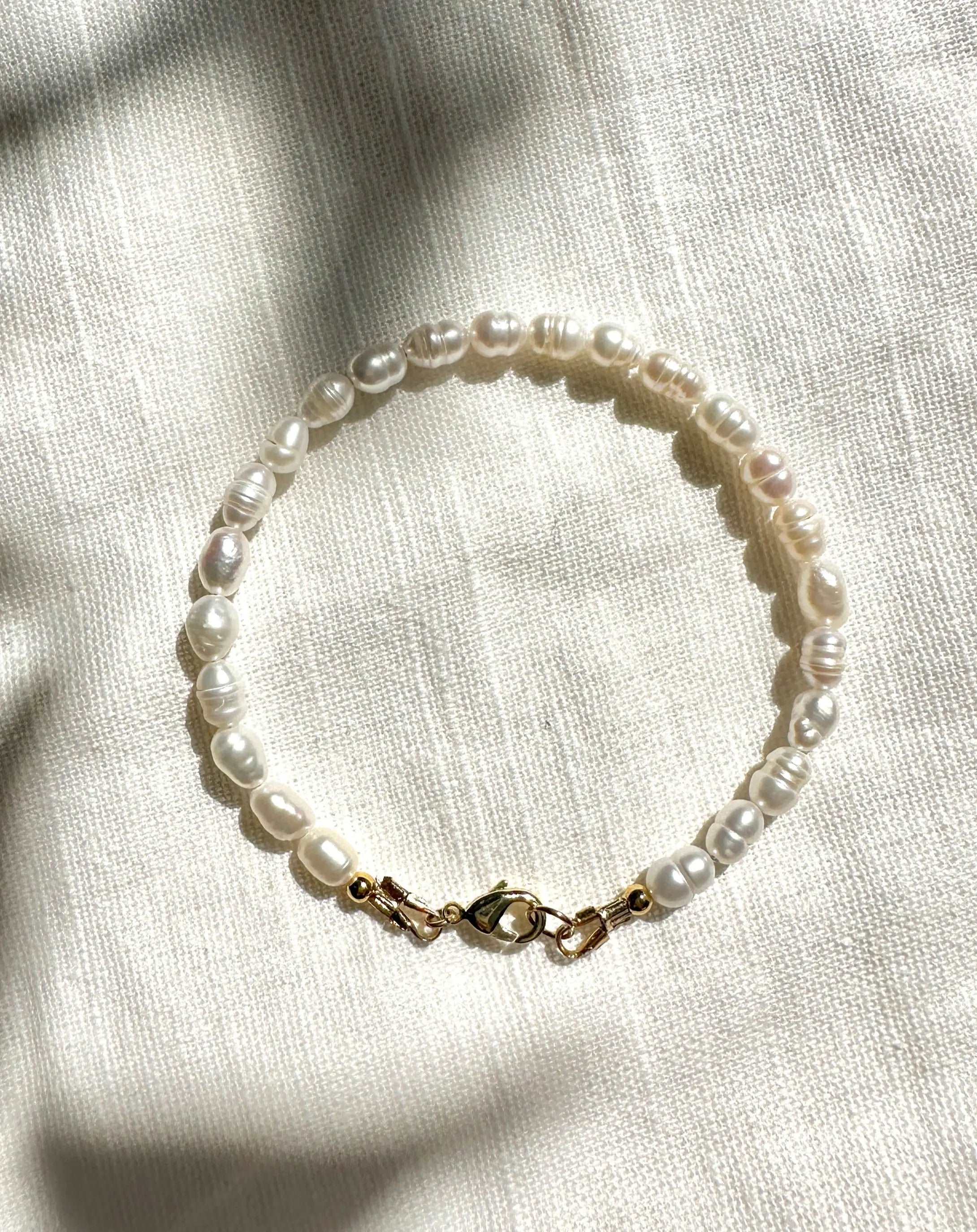 Classy Pearl Bracelet