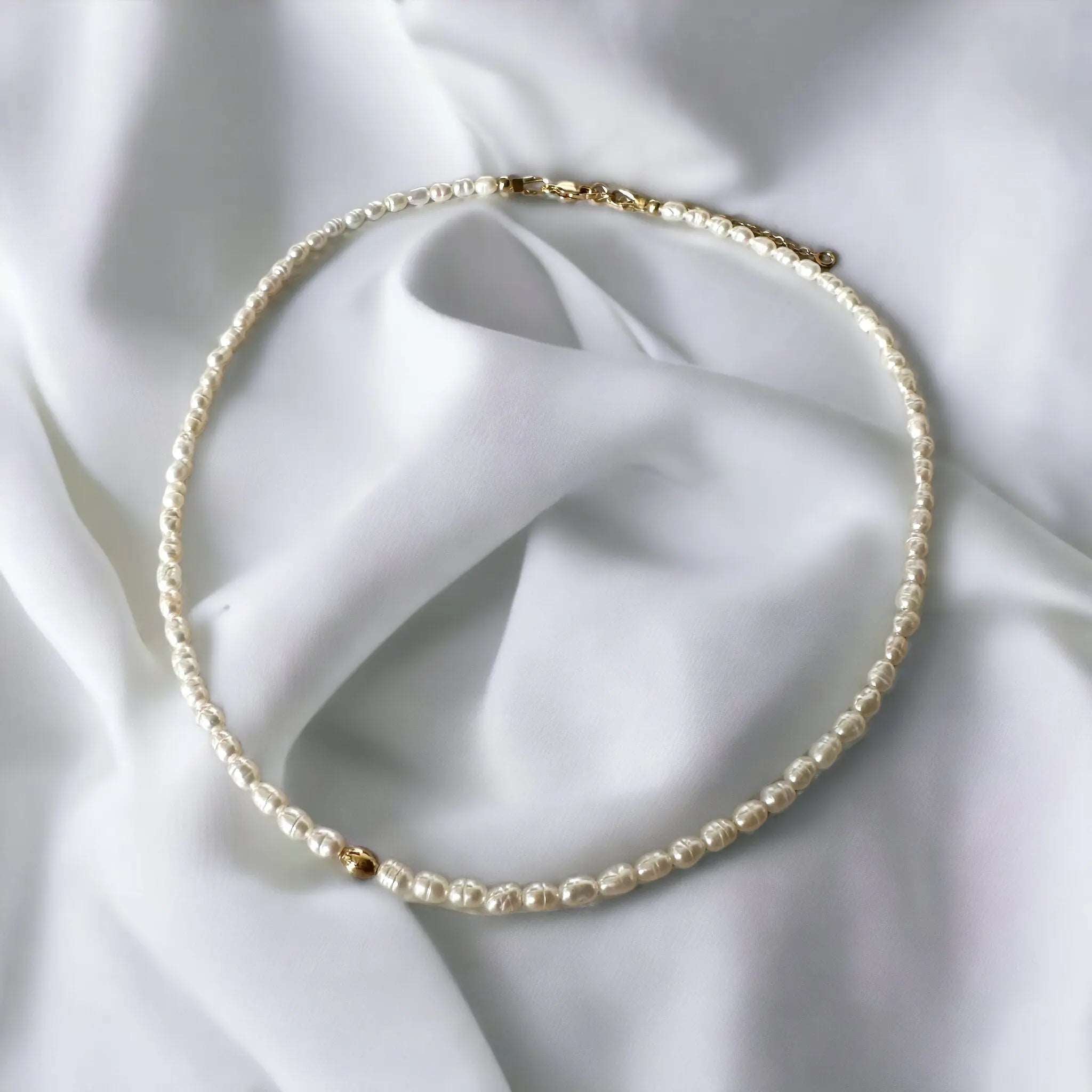 Tiny Pearl Choker